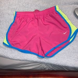 Nike tempo running shorts size youth medium